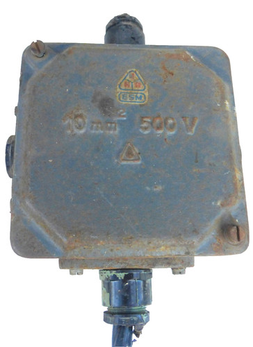 Alter kasten wand elektro - kasten,