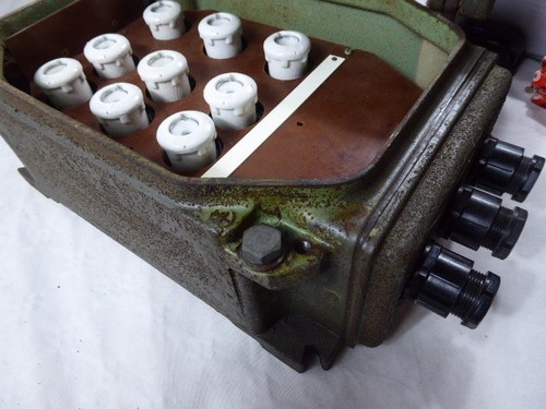 Alter sicherungskasten metall - alter,